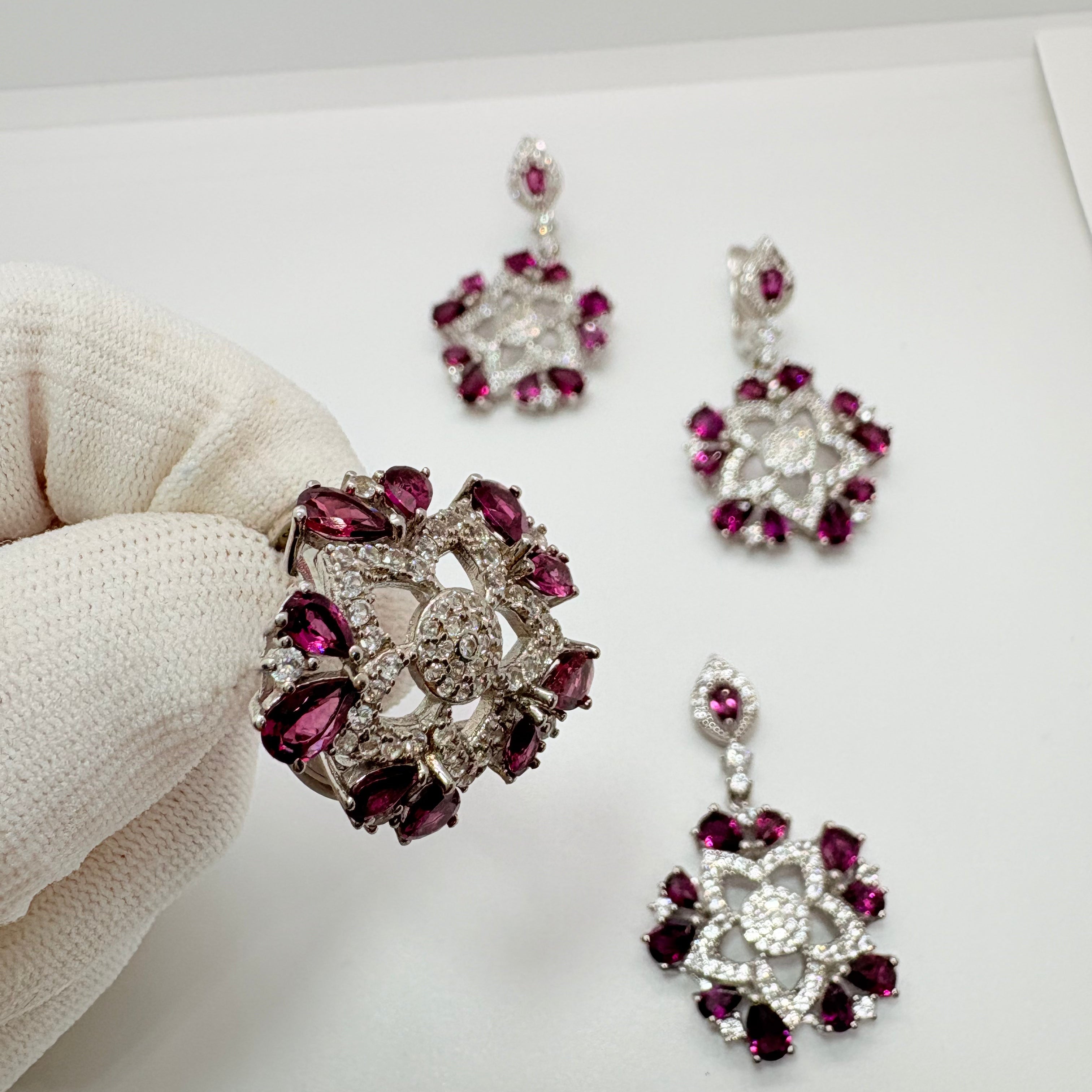 Natural Rhodolite Garnet featuing on 925 Silver Jewelry Set - January Birthstone