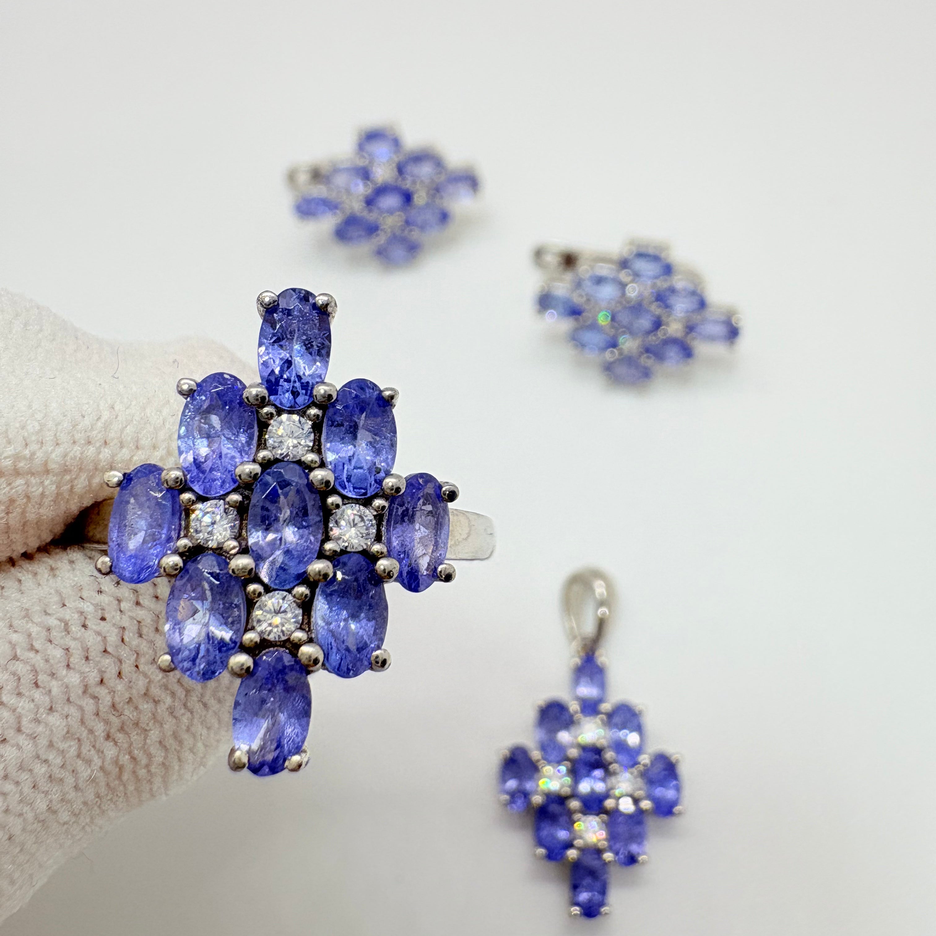Natural Tanzanite featuing on 925 Silver Jewelry Set - December Birthstone